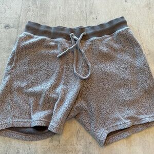 Good Life Shorts - Size M